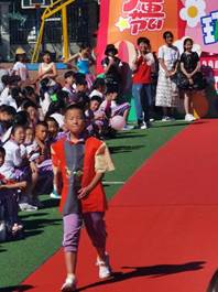 说明: 9dbb63e2b647af6ee157e93090c4baa
