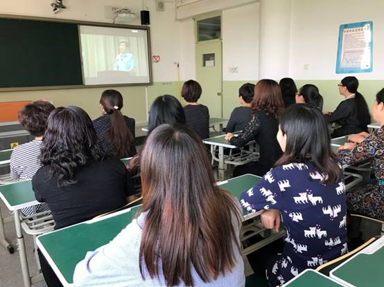 王兰庄中心小学 观看少先队改革会议.jpg